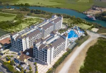LRS Lake & River Side Hotel & Spa